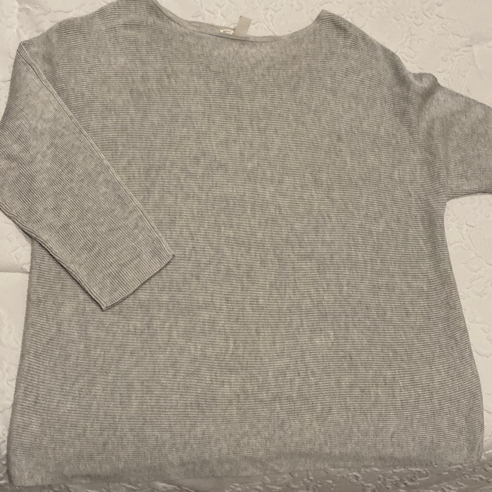 H&M knit grey sweater .. mid crew neck, size medium